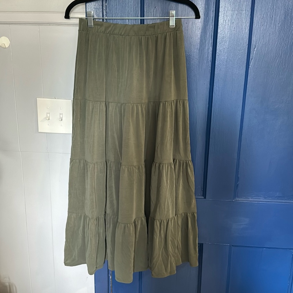 Green tiered skirt